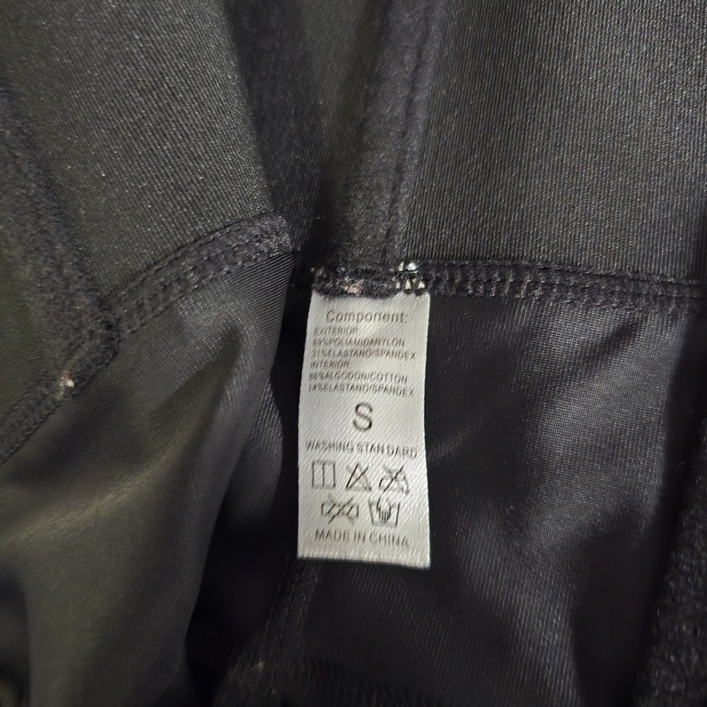 High-Waist Black Shaping Shorts with Lace Trim - Picture 8 of 9